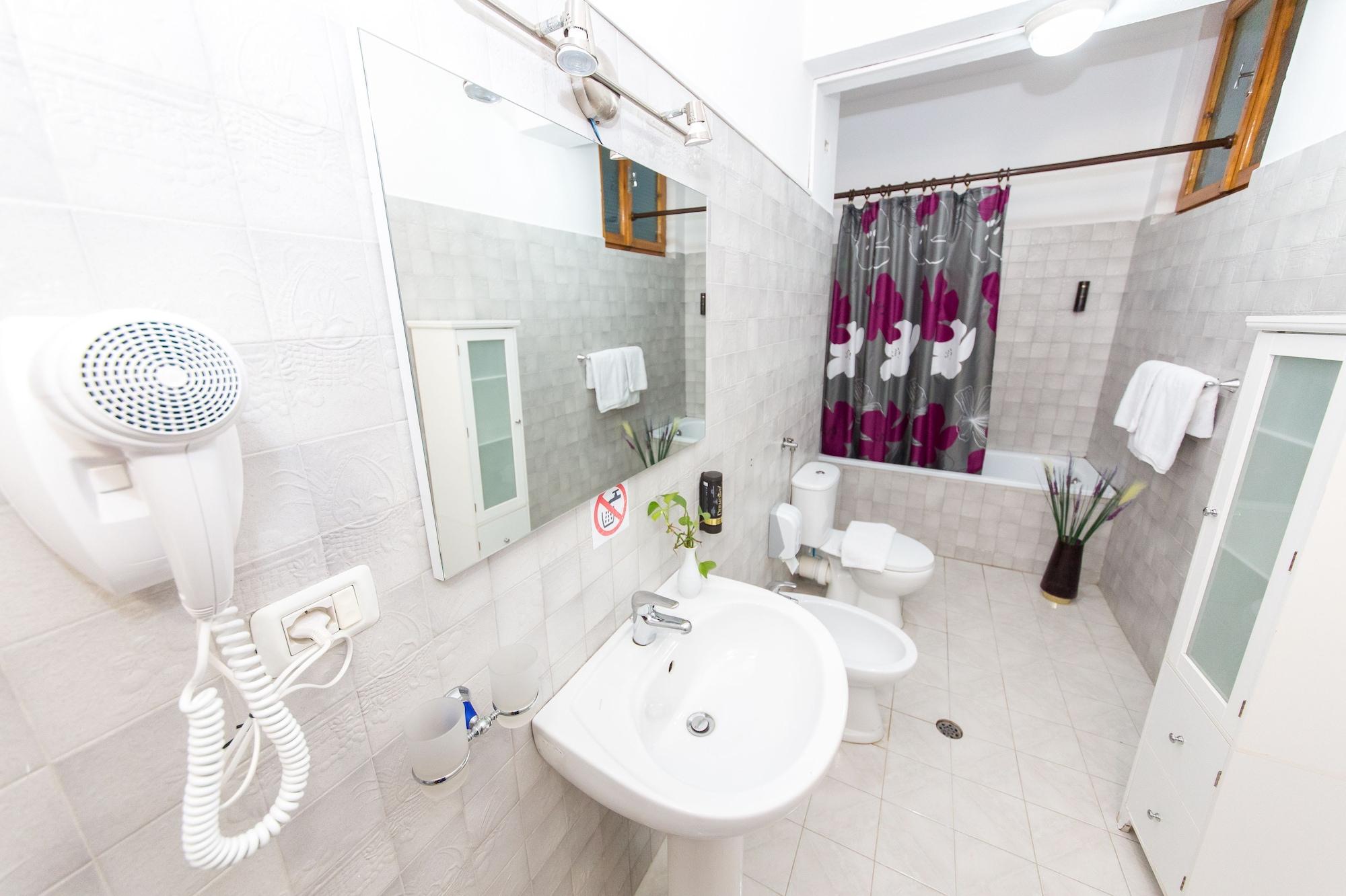 טיראנה Hotel Baron מראה חיצוני תמונה